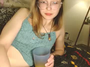 girl
        bakedmommy cam image #2078774