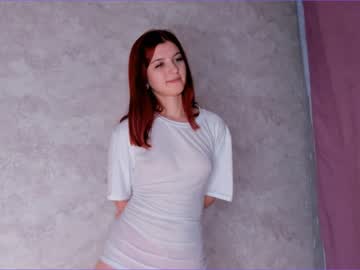 girl
        cinacramby cam image #318310