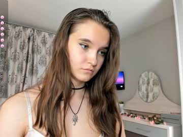 girl
        lorettafairleigh cam image #2636631