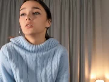 girl
        more_wine_here_sweetie cam image #1922060