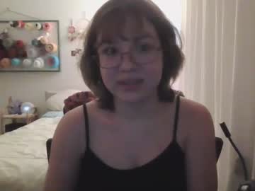 girl
        ftarh18 cam image #1346202