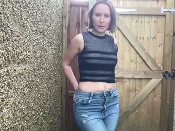 girl
        eatmypie69 cam image #2917384