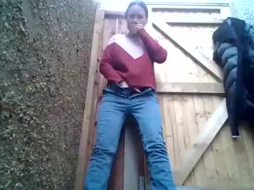girl
        eatmypie69 cam image #2318345