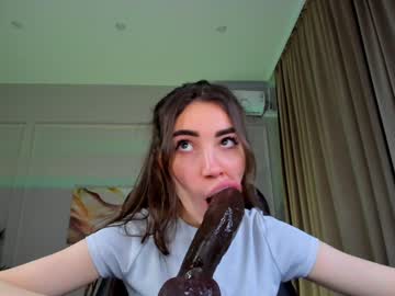 girl
        kriss_baby_ cam image #3847966