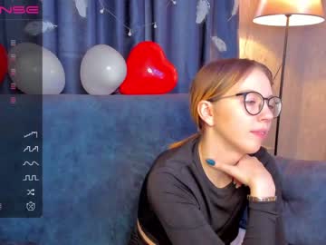 girl
        amy_h0ney cam image #594051