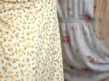 couple
        sparks__daisy cam image #3645876