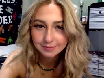girl
        harleyraequinn7 cam image #1485459