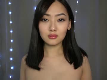 girl
        refined_style cam image #2477811