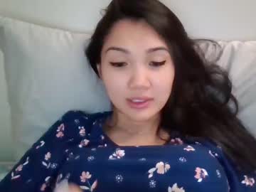 girl
        london_tipton cam image #1555444