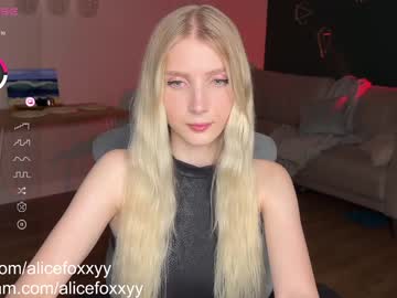 girl
        oh_honey_ cam image #1511740