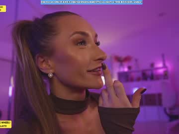 girl
        hannahjames710 cam image #1880423