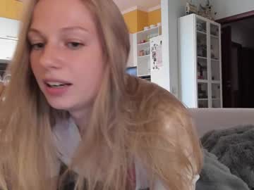 girl
        magic_couple13 cam image #2941676