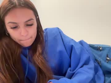 girl
        selenarae cam image #3001379
