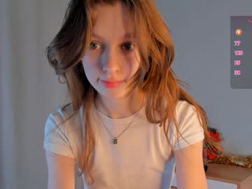 girl
        cwenhardey cam image #3907749
