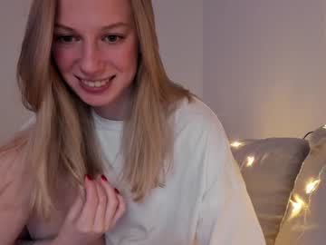 girl
        magic_couple13 cam image #2142840