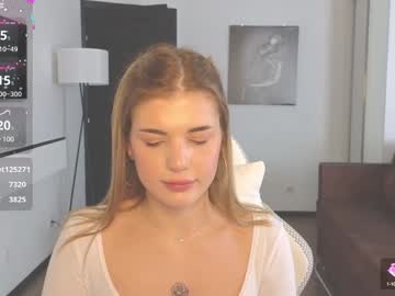 girl
        adri_dream cam image #4356329