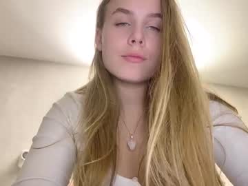 girl
        gucci_rich cam image #665756