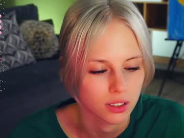 girl
        audreycarvin cam image #3351949