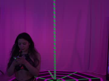 girl
        kittycaitlin cam image #3163127