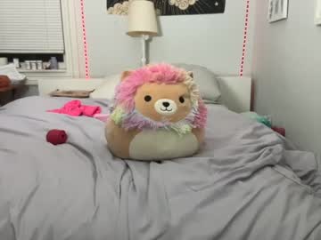 couple
        lilpinkygirl69 cam image #1892000