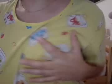 girl
        shir_ cam image #1320922