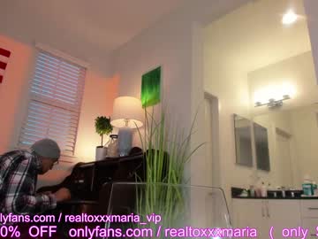 couple
        realtoxxxmaria cam image #2963084