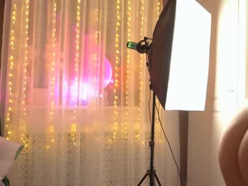 girl
        sweety_rinushka_ cam image #2219073