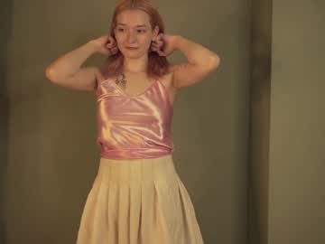 girl
        anna_breach cam image #1279097