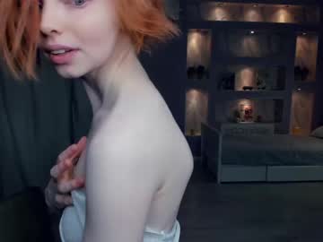 girl
        gingers_hugs cam image #2022030