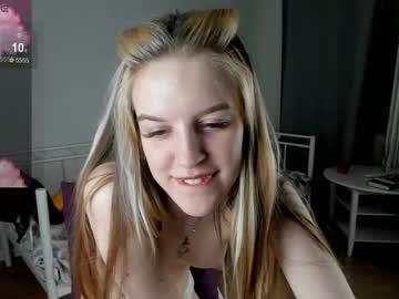 girl
        baby_dolle cam image #4394050