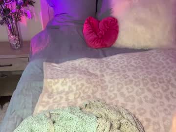 girl
        sarahjonesx cam image #4047774
