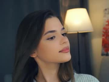girl
        zarabeamer cam image #4512611