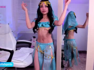 girl
        sweet_littleee cam image #1278183