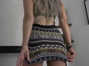 girl
        english_rose__ cam image #1677472