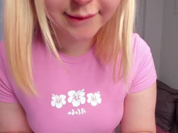 girl
        _dewpoint_ cam image #1194884