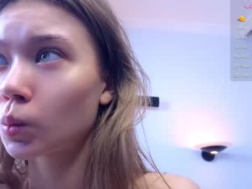 girl
        lil_babe_ cam image #1878582