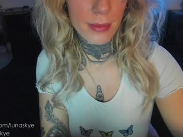 girl
        xlunaskye cam image #4457931