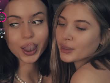 couple
        vivid_girls cam image #3449149
