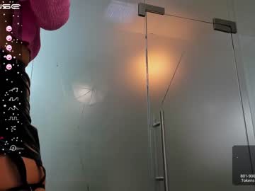girl
        anyarayne cam image #663692