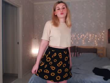 girl
        tendermoon__ cam image #2218251