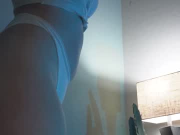 girl
        artoftease cam image #411240