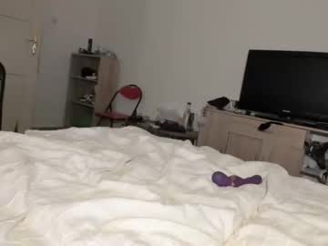 girl
        inocent_hot_student cam image #1654317