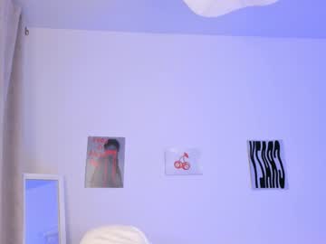 girl
        miavixxenn cam image #4160726