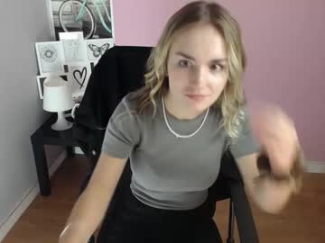 girl
        viktoria_lovely cam image #1271295