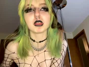 girl
        cryptiddi3s cam image #220957