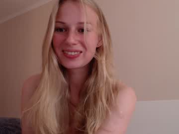 girl
        magic_couple13 cam image #1342247