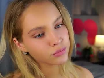 girl
        lipswithsmileonthem cam image #4654542