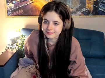 girl
        nessa_more cam image #340074