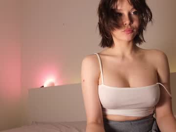 girl
        reei__ cam image #1201734
