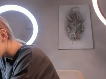 girl
        darling_dreamer cam image #1623506